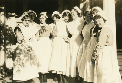 SLMC-history-1920s KPH nurses.jpg