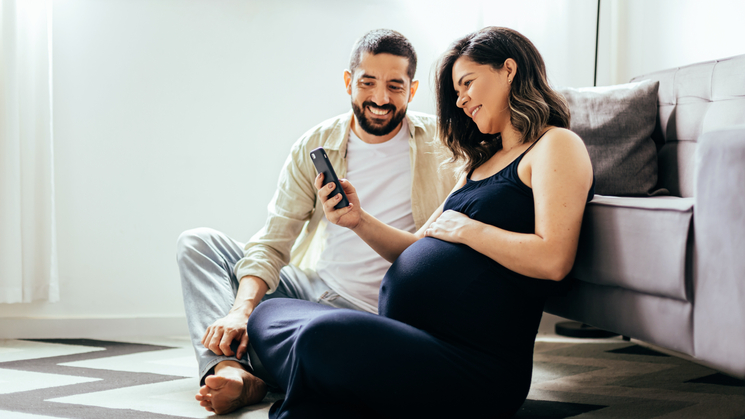 technology-pregnant-woman-2136897457.jpg