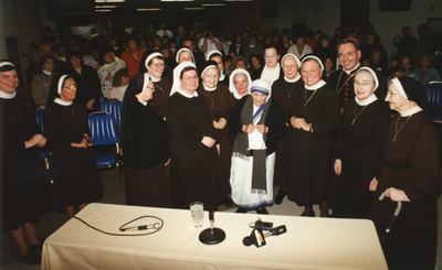 history-1995 Sisters with Mother Theresa.jpg
