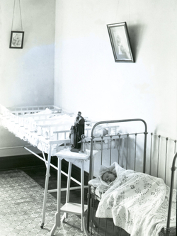 1927 SFH Escanaba nursery.jpg