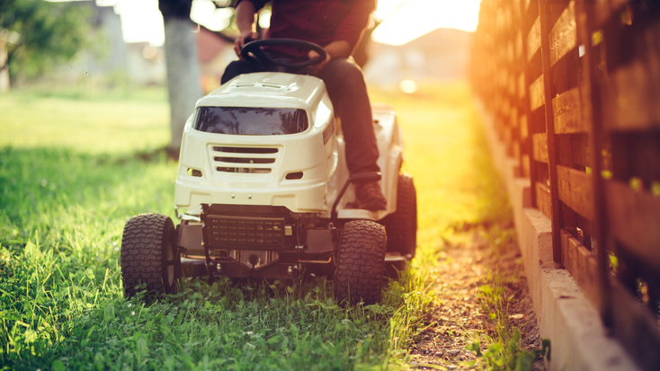 pediatric-ortho-education-lawn-mower-safety-655599946.jpg