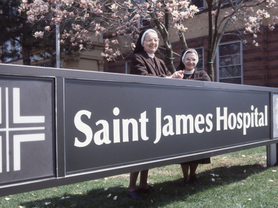 sjjwamc-history-1980s SJH Pontiac Sr Xavier Sr Patricia.jpg