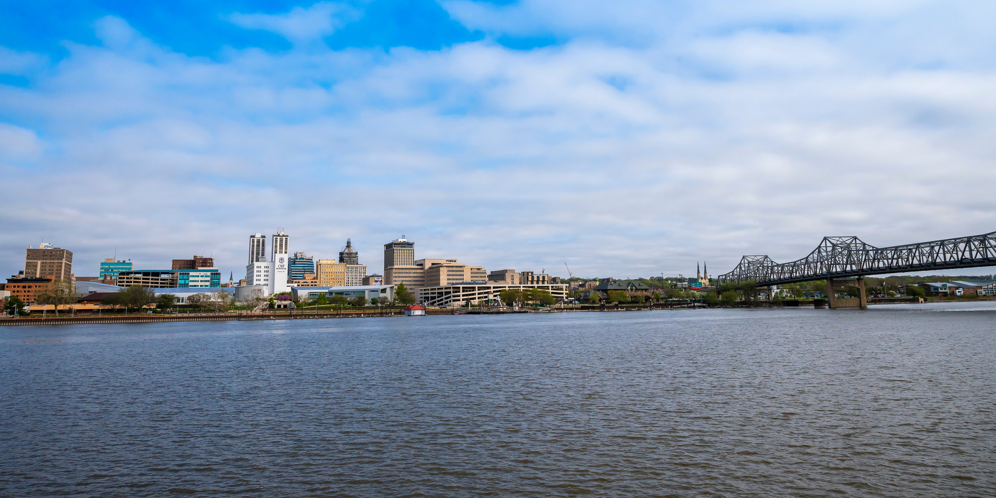 Skyline and bridge to Peoria, Illinois