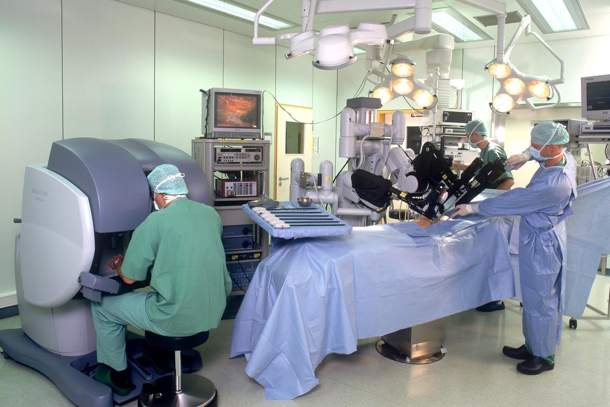 Da Vinci Surgical System during a surgical procedure